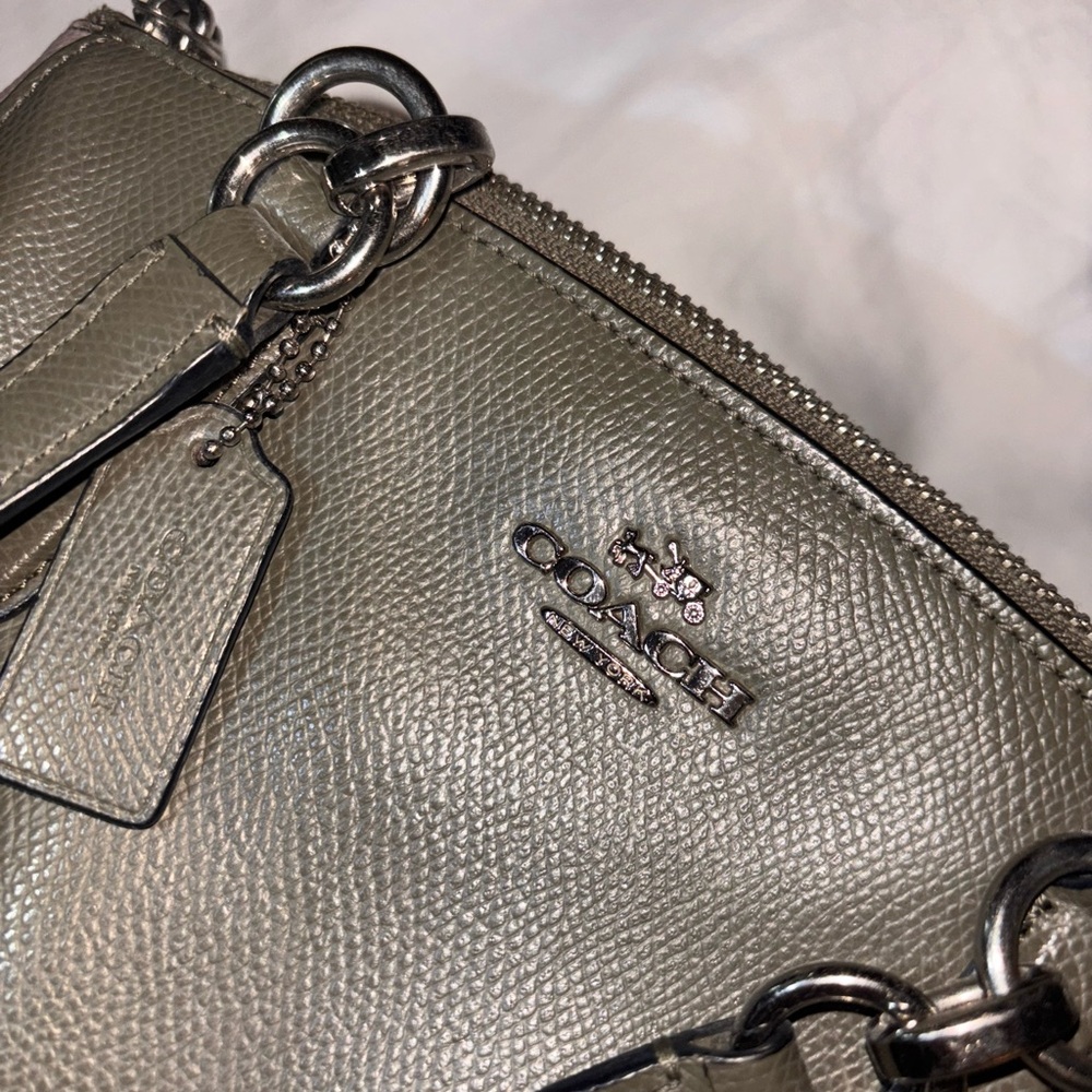 Coach Olive Leather Handbag - Picture 2 of 12